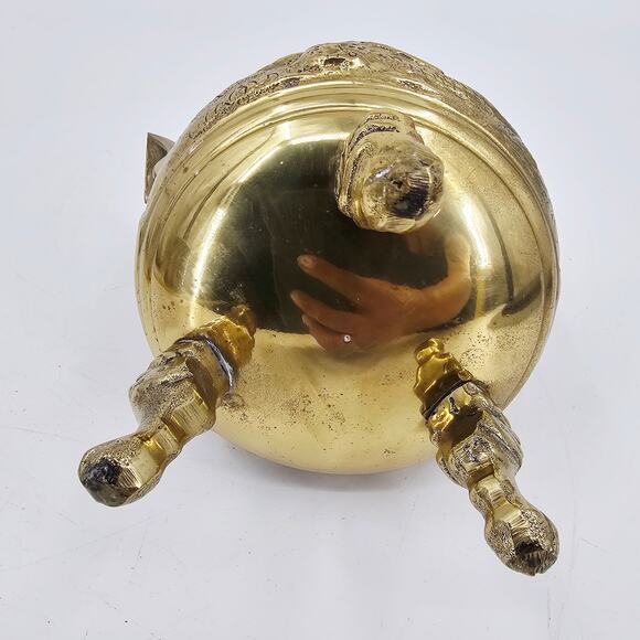 Vintage Asian Brass Tripod Incense Burner With Foo Dog Lion on Lid - Picture 7 of 10